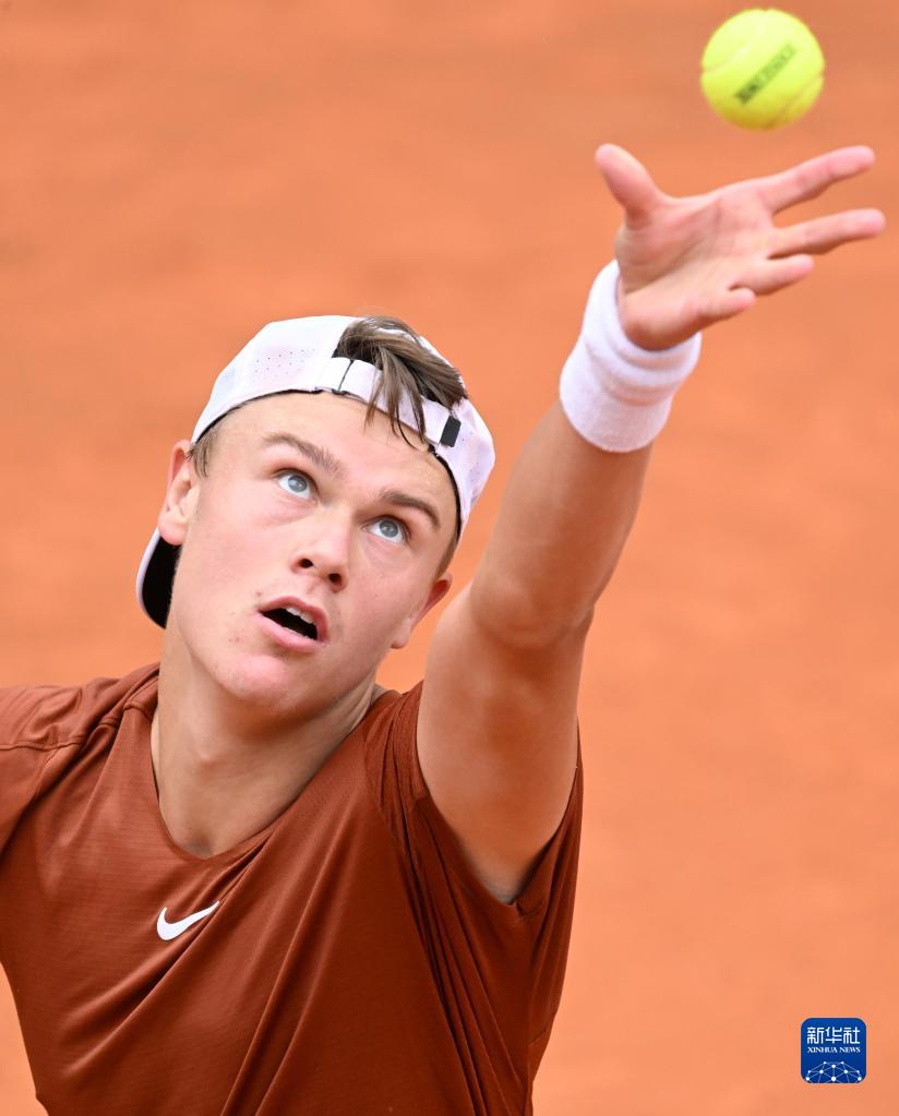 台比拼时 台比拼时