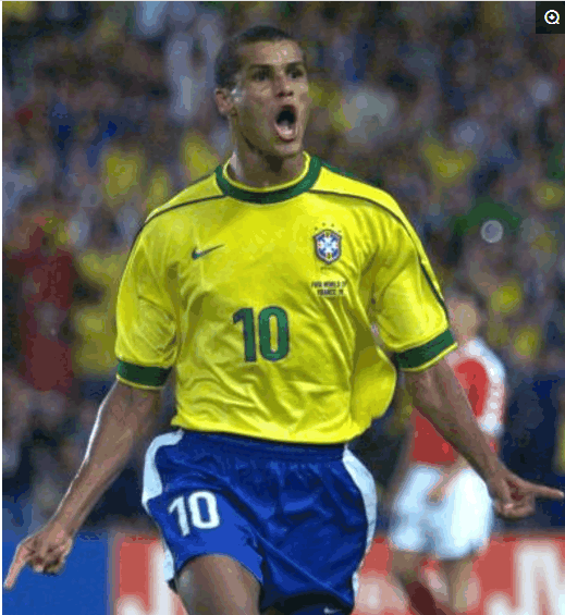 是看台与草 是看台与草